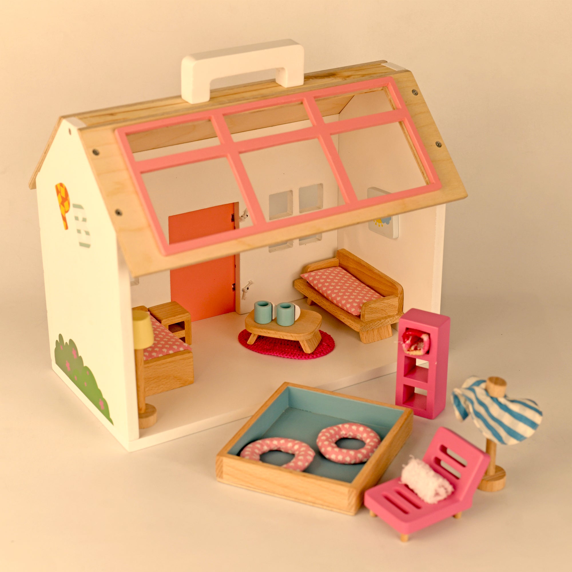 Pop’s Pool Side Villa - Mini doll house - PlayBox