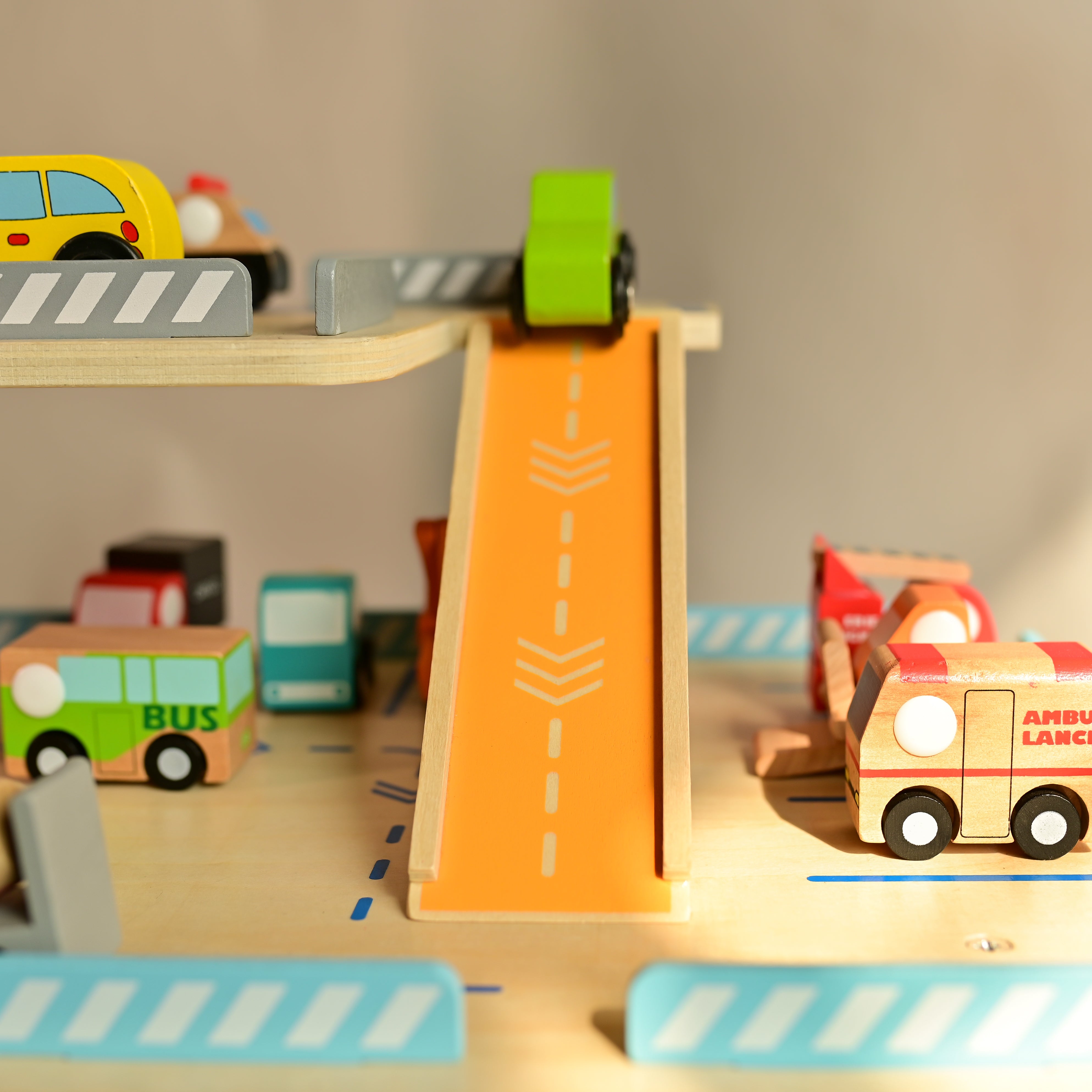 Drive In - Car Parking Garage Toy - PlayBox